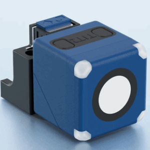 cube-130/F Microsonic "Cube" Ultrasonic Sensor, 200 - 2000 mm range, adjustable 5 position sensing head, Push-Pull output, IO-Link